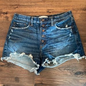 Ambercrombie & Fitch Distressed Midrise Boyfriend Short